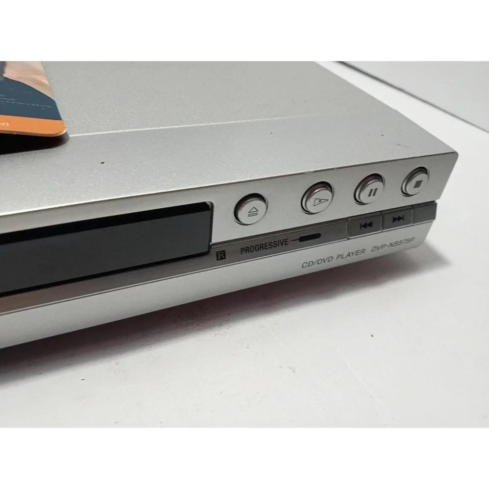 Sony DVP-ns575p DVD player comes with remote and cables works great
